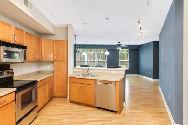 Minneapolis, MN 55404,310 E 18th ST #101