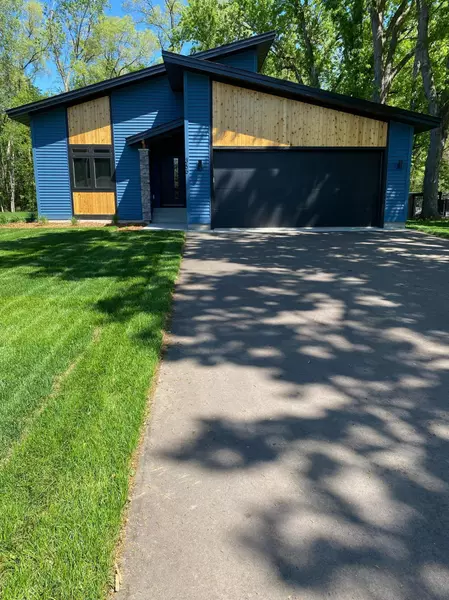 359 County Road B E, Maplewood, MN 55117