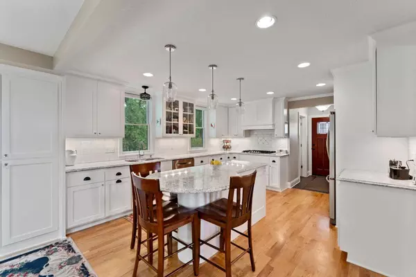 Mendota Heights, MN 55118,1975 Walsh LN