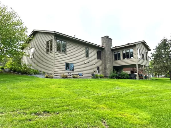 Owatonna Twp, MN 55060,1425 Sunset DR SW