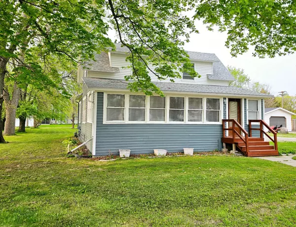 Clarkfield, MN 56223,712 10th AVE