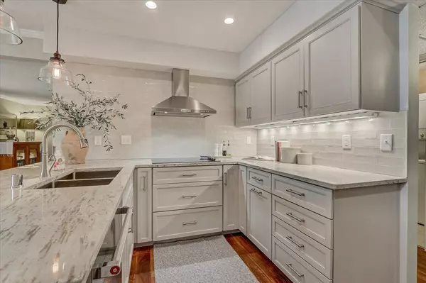 Edina, MN 55436,6105 Lincoln DR #131