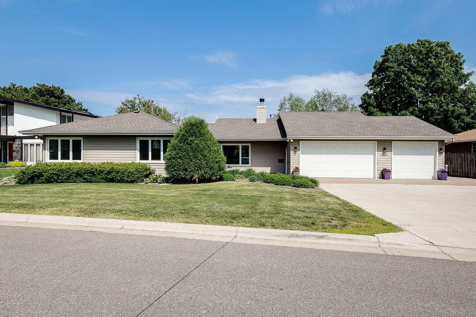 5600 Twin Lake TER N, Crystal, MN 55429