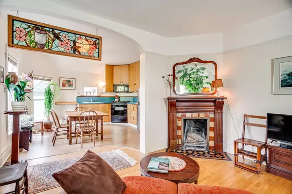 Minneapolis, MN 55405,2208 Grand AVE S