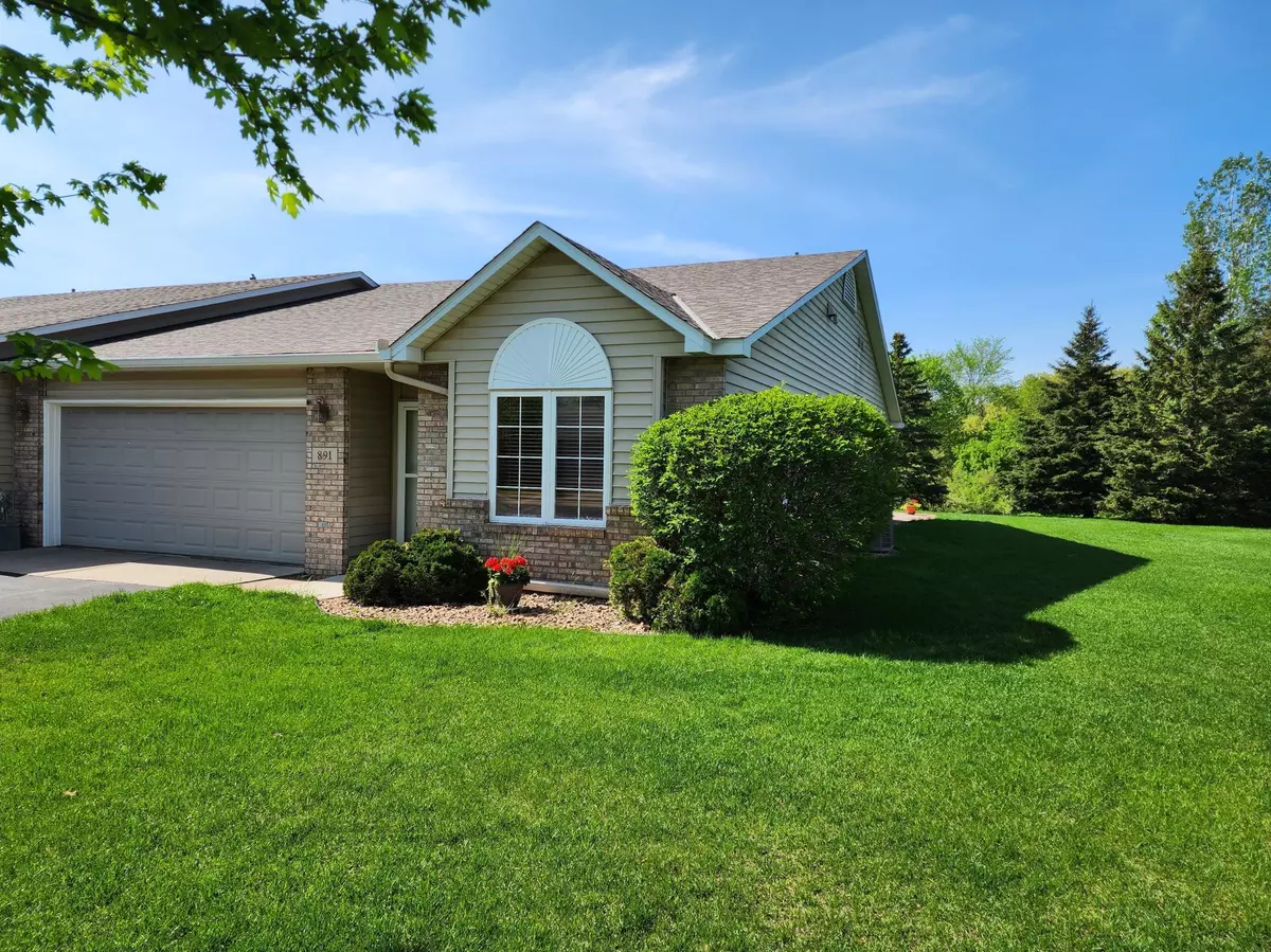 Vadnais Heights, MN 55127,891 Evergreen CT