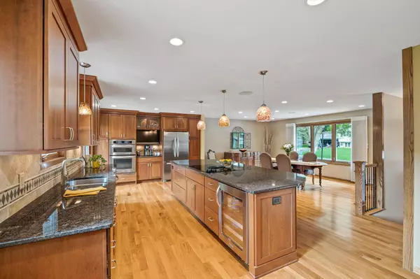 Chanhassen, MN 55317,7440 Longview CIR