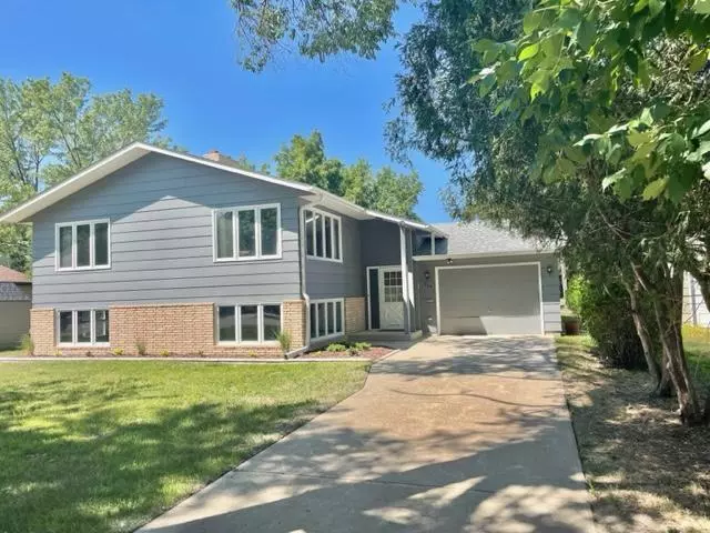 505 E Walnut ST, Redwood Falls, MN 56283