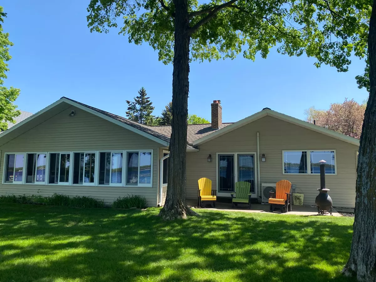 Detroit Lakes, MN 56501,380 Shorewood DR