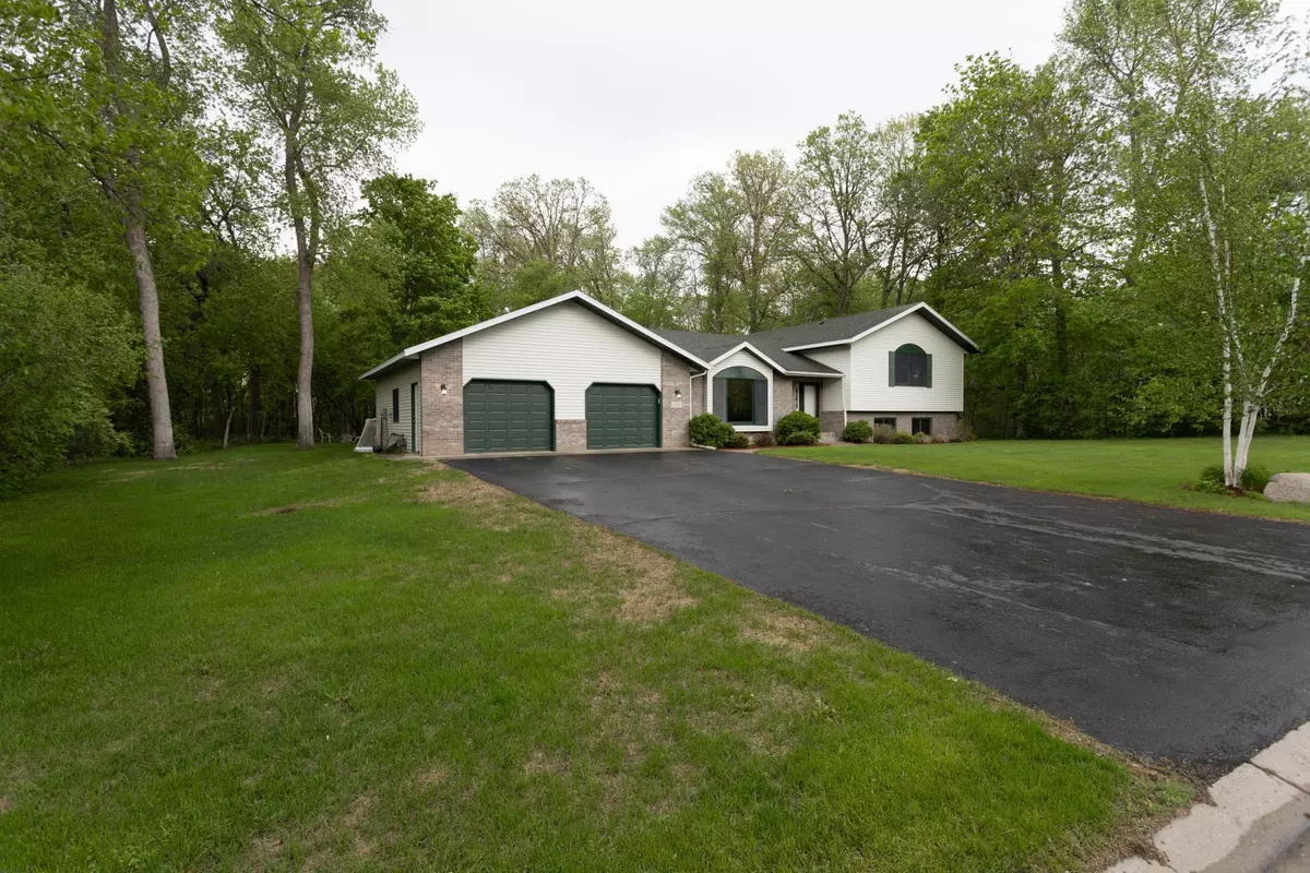 Detroit Lakes, MN 56501,1044 Timber DR