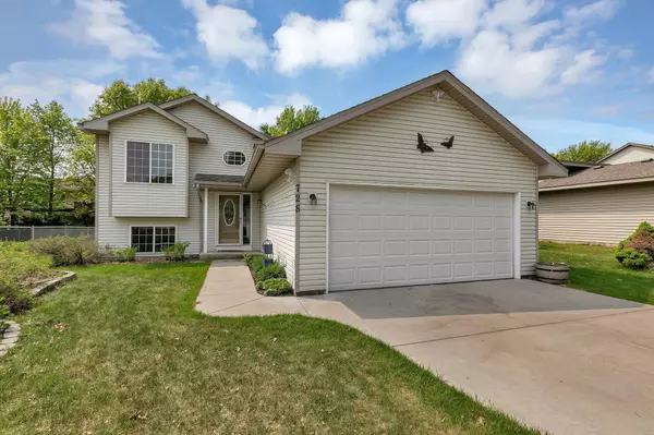 728 Sunwood Park DR, Waite Park, MN 56387