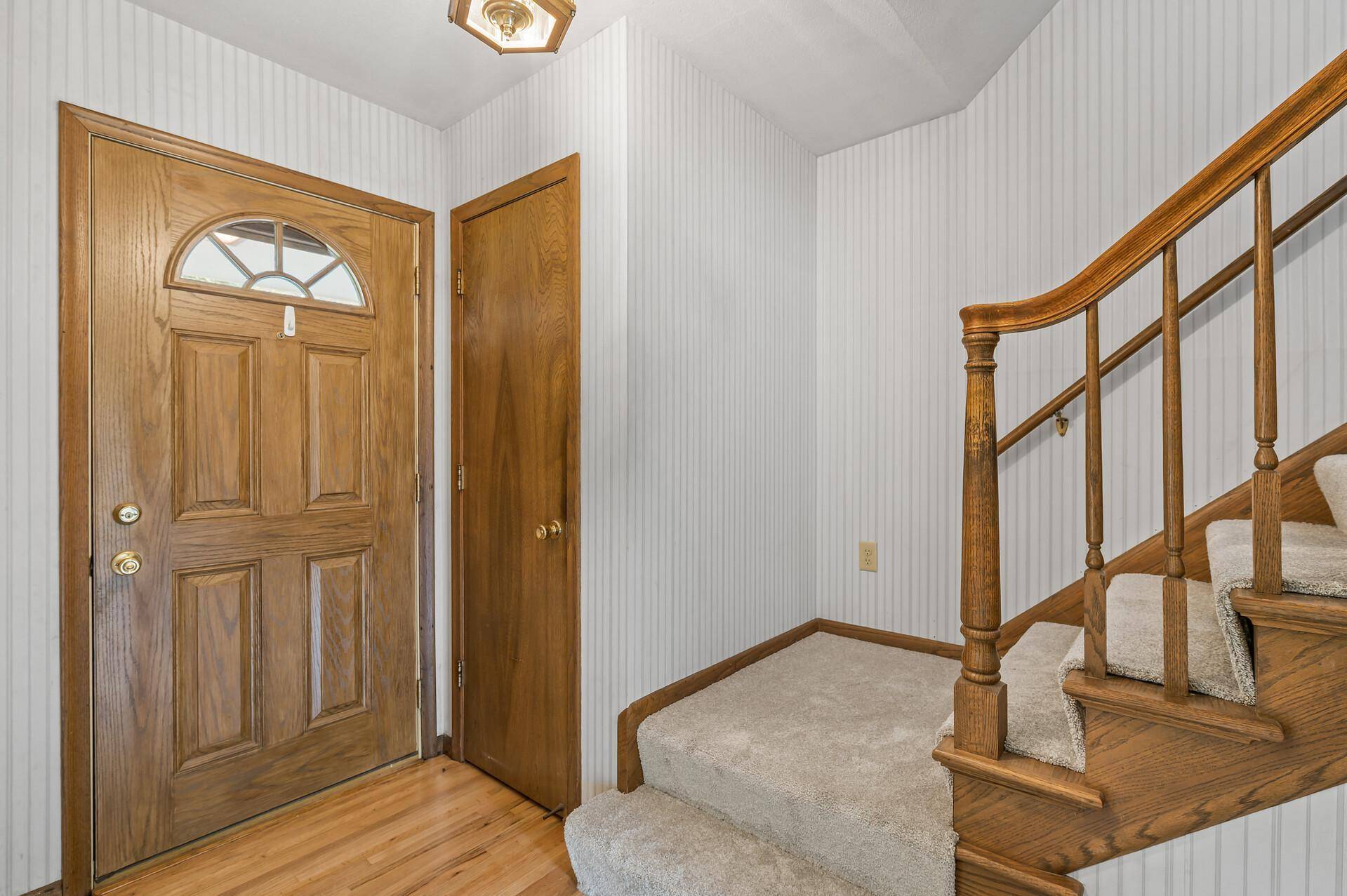 Minnetonka, MN 55345,16400 Lakeland DR
