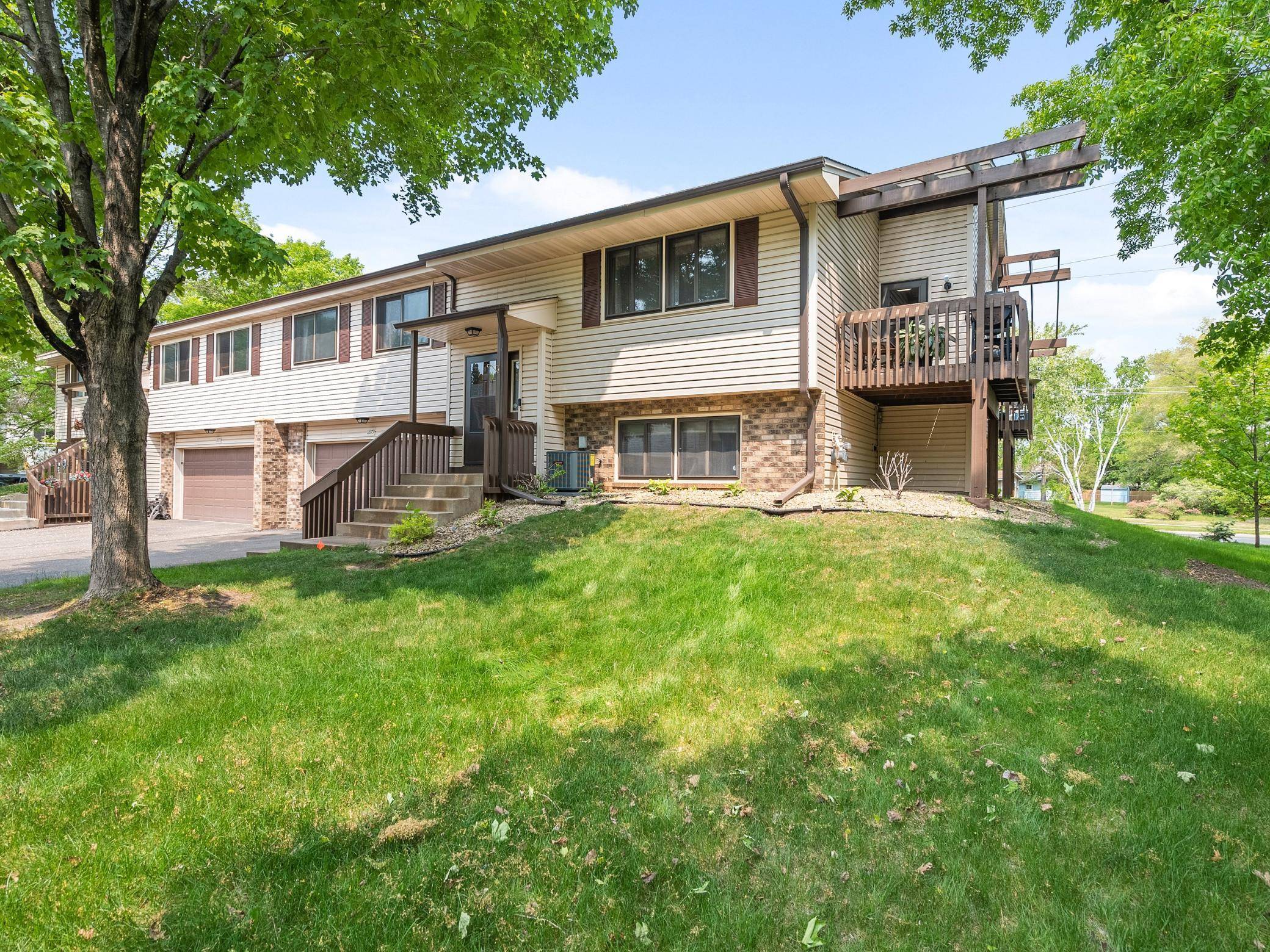 11879 Undercliff ST NW, Coon Rapids, MN 55433