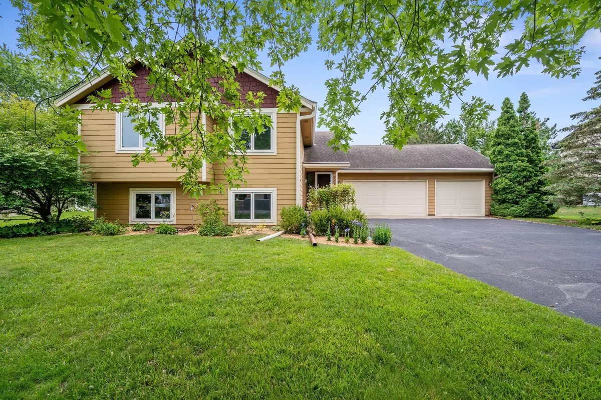 Burnsville, MN 55306,909 Southwind DR