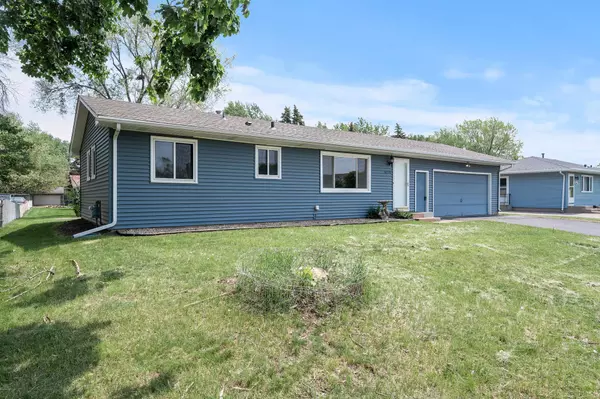 4370 Nicols RD, Eagan, MN 55122