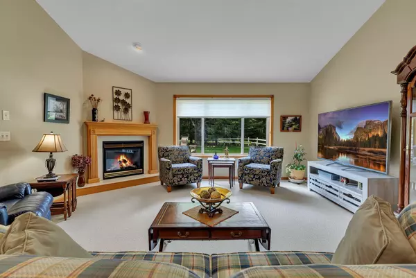 Sartell, MN 56377,908 Oak Pond CT