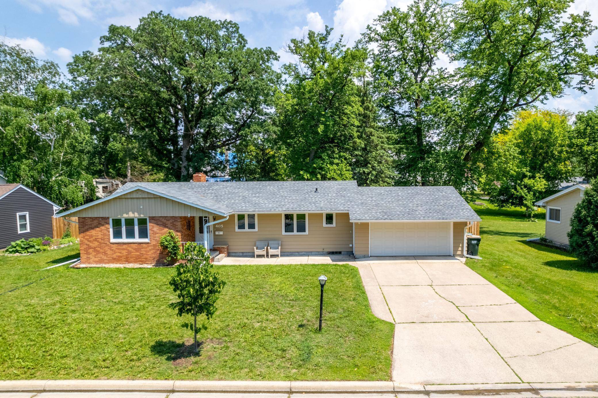405 Fischer ST SW, Hutchinson, MN 55350