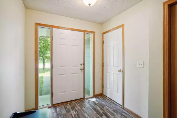 Blaine, MN 55434,824 101st LN NE