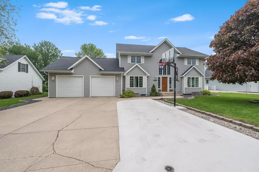 3819 Cedar Creek CT, Fairmont, MN 56031