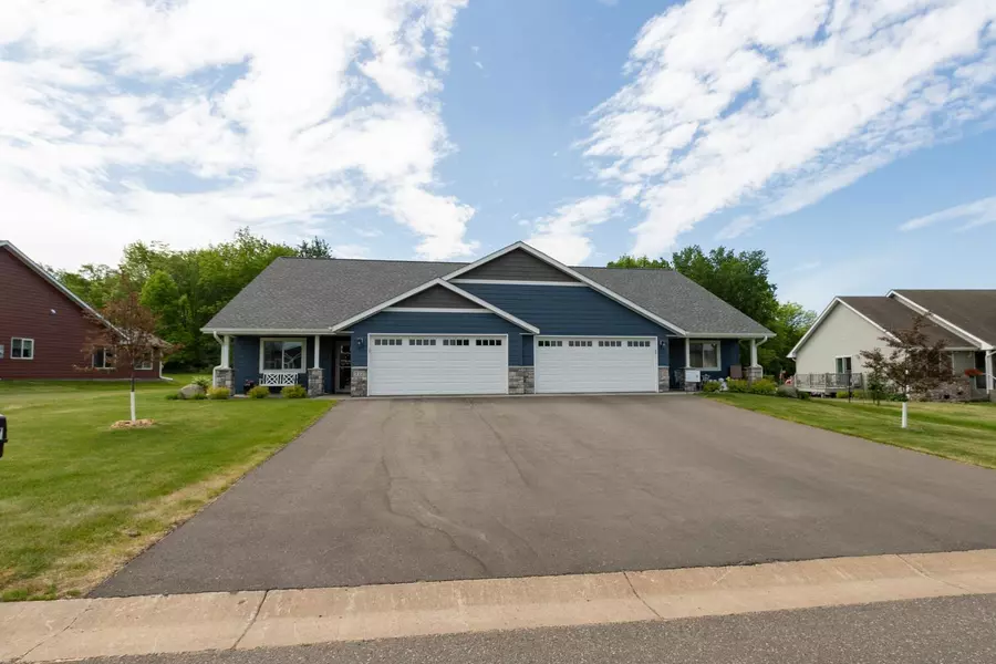 717 Hilltop LN, Saint Croix Falls Twp, WI 54024