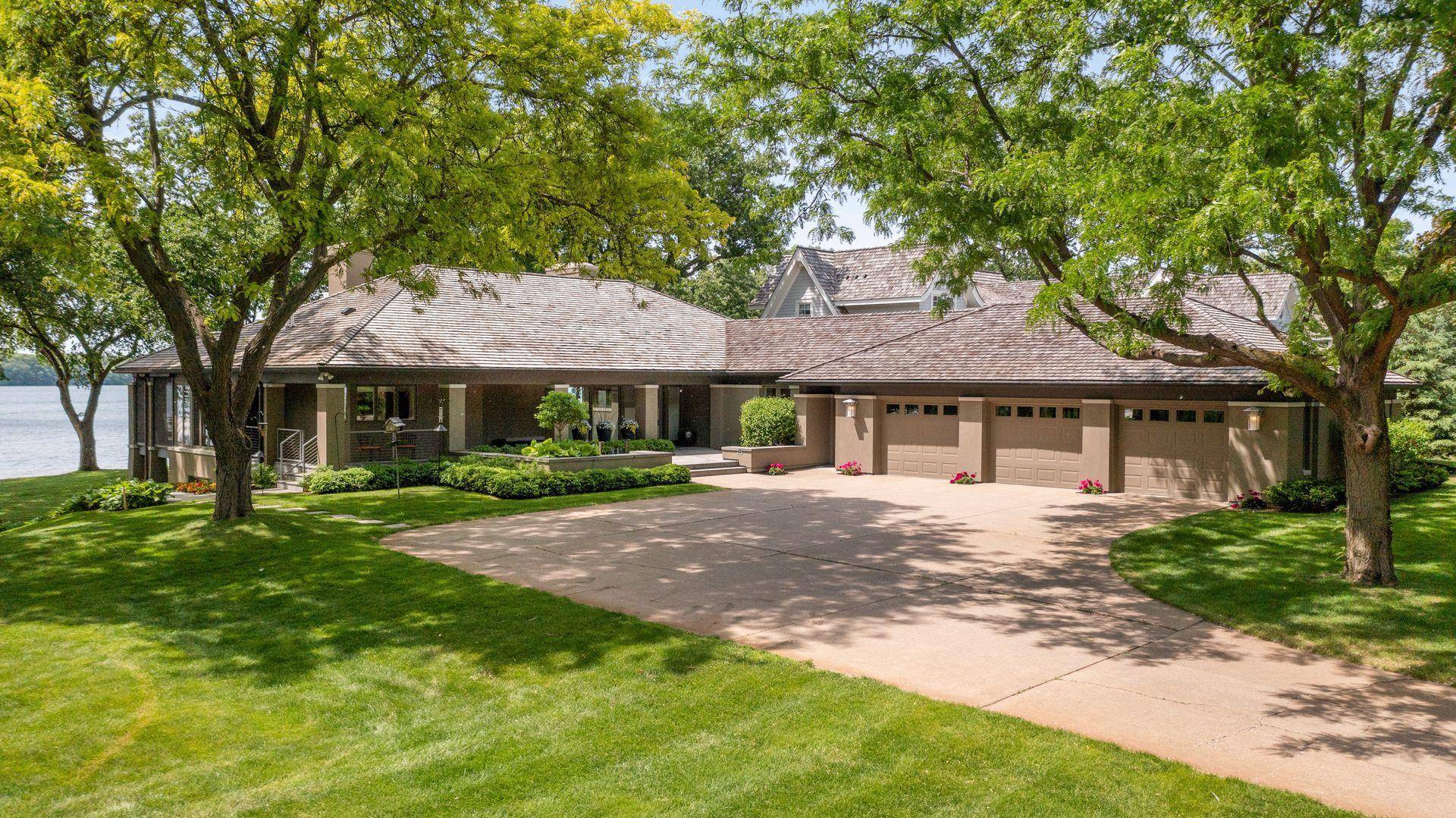 Deephaven, MN 55331,20730 Linwood RD
