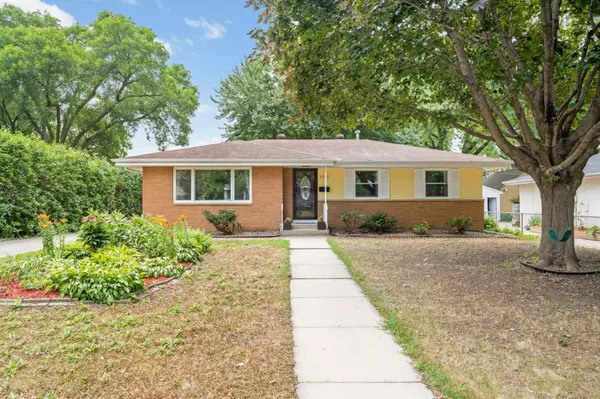 2908 Townview AVE NE, Saint Anthony, MN 55418