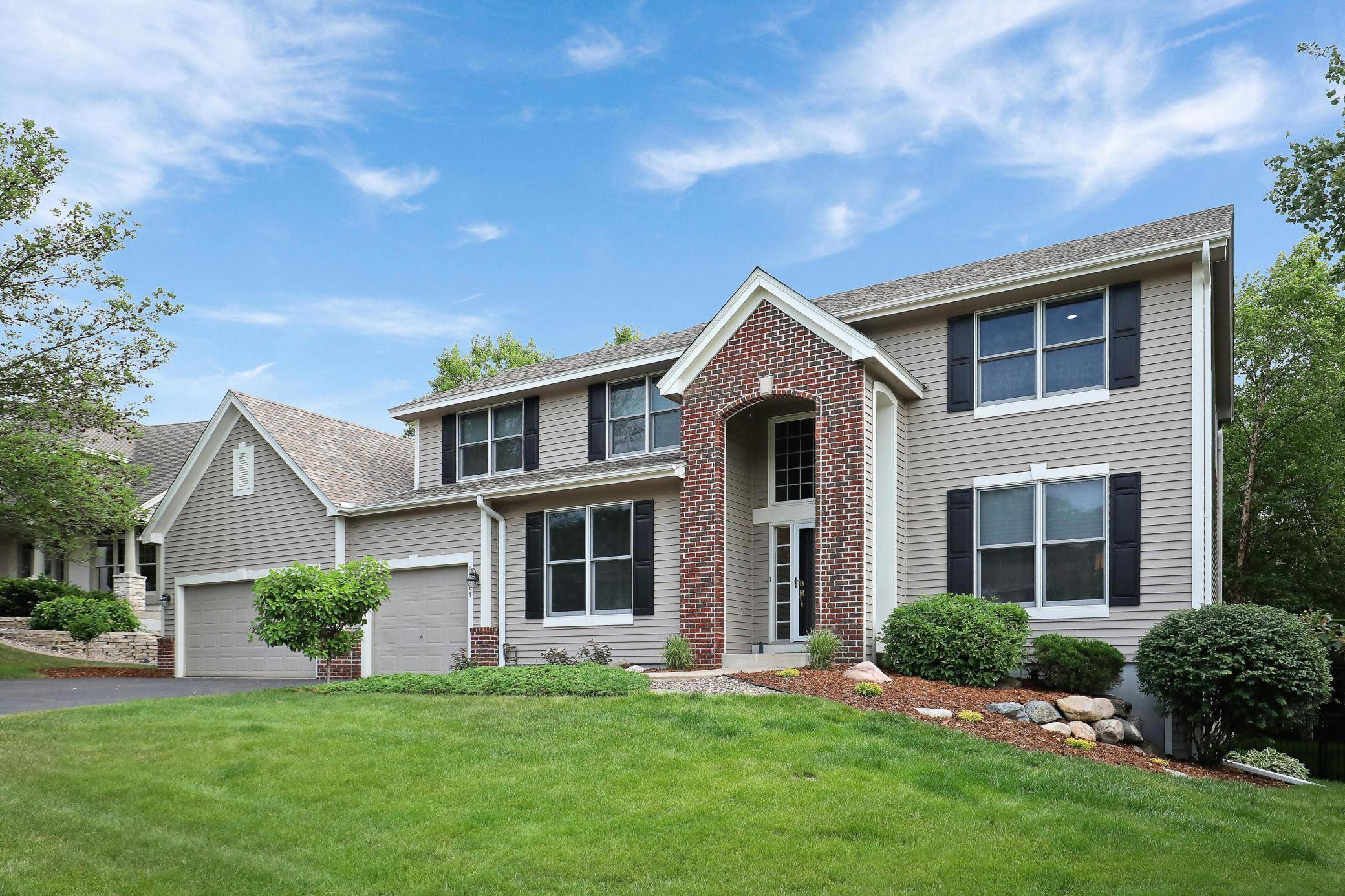 13823 Essex TRL,  Apple Valley,  MN 55124