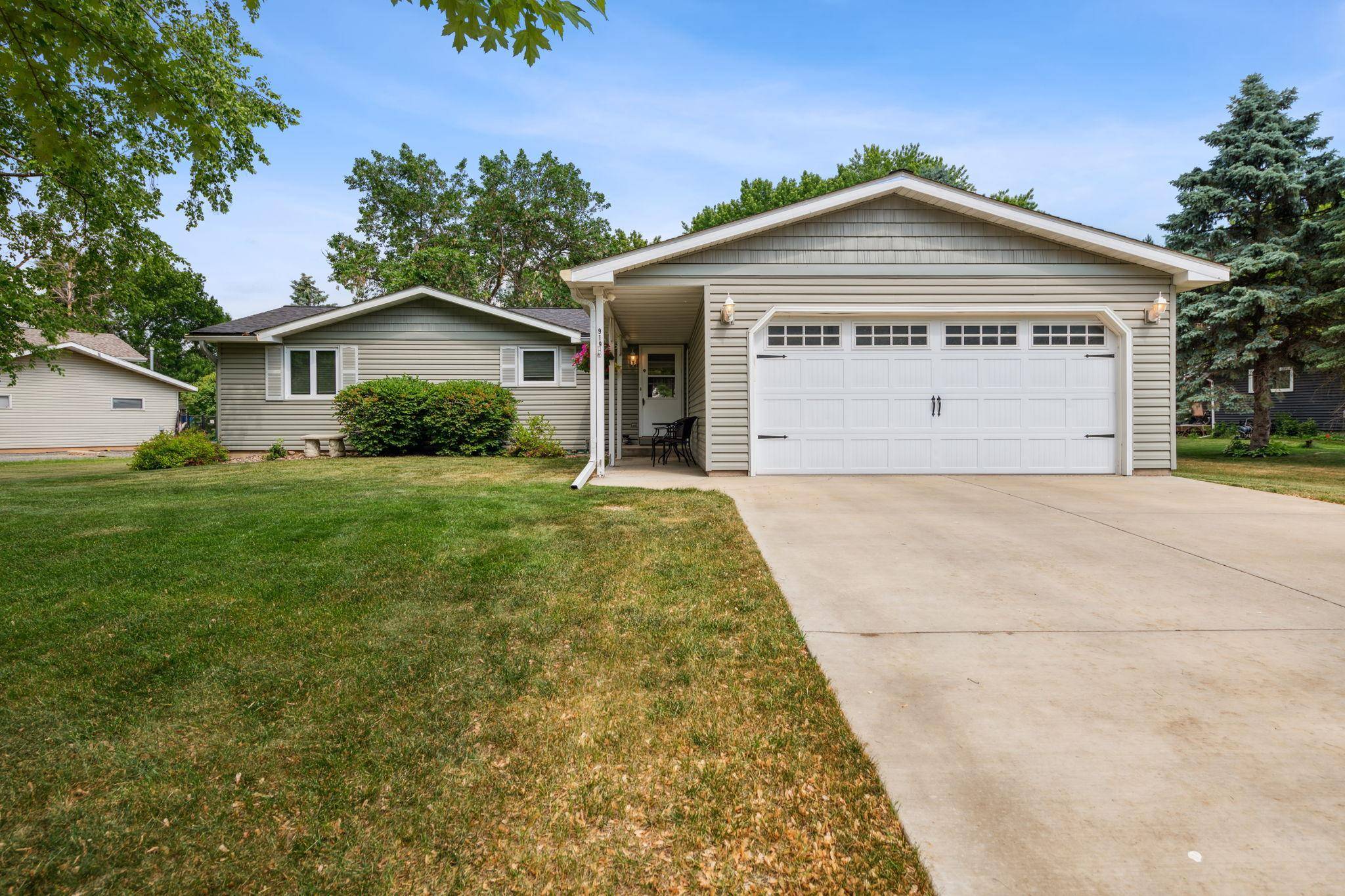 919 N Shore DR, New Richmond, WI 54017