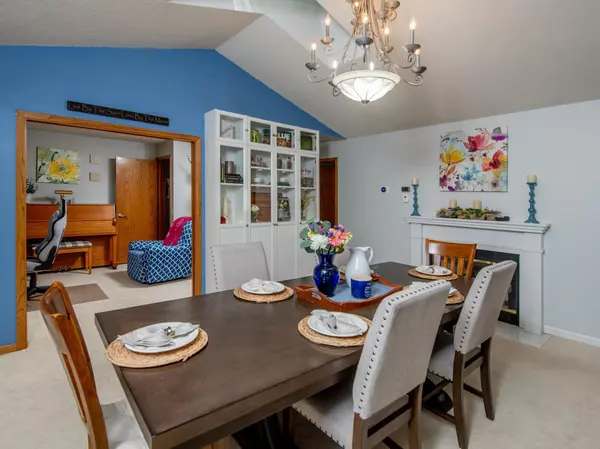 Vadnais Heights, MN 55127,952 Heritage CT E #607