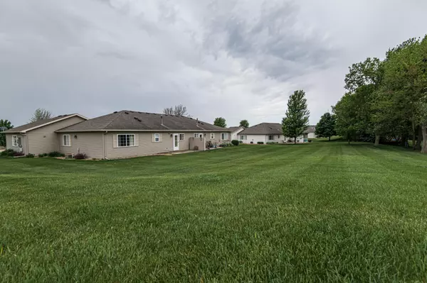 Rochester, MN 55901,4421 Meadow Lakes DR NW