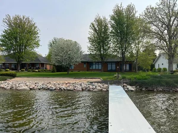 1756 E Shore DR, Detroit Lakes, MN 56501