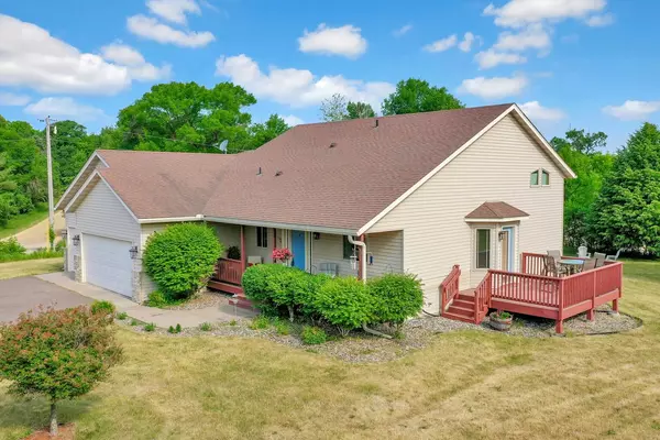 Lindstrom, MN 55045,28407 Lakeside WAY