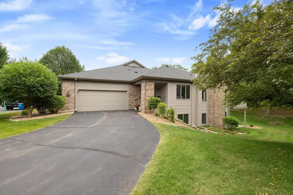 Eden Prairie, MN 55346,13238 Kerry LN