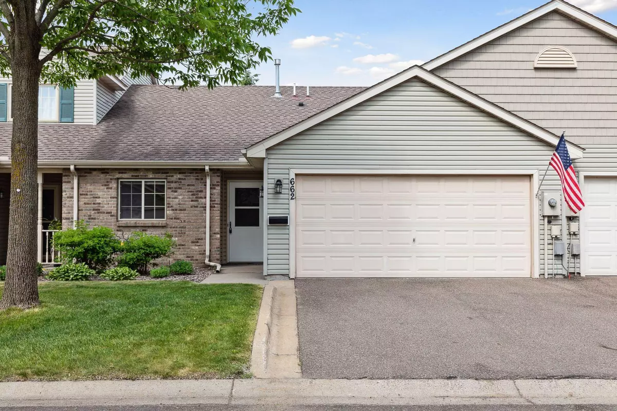 Vadnais Heights, MN 55127,662 Monn AVE