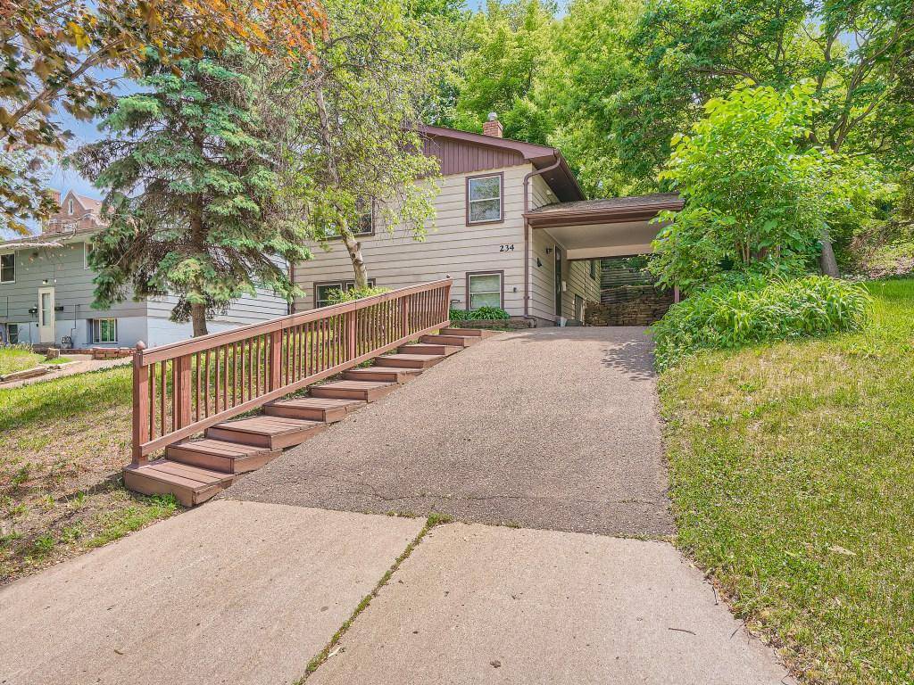 234 Robie ST W, Saint Paul, MN 55107