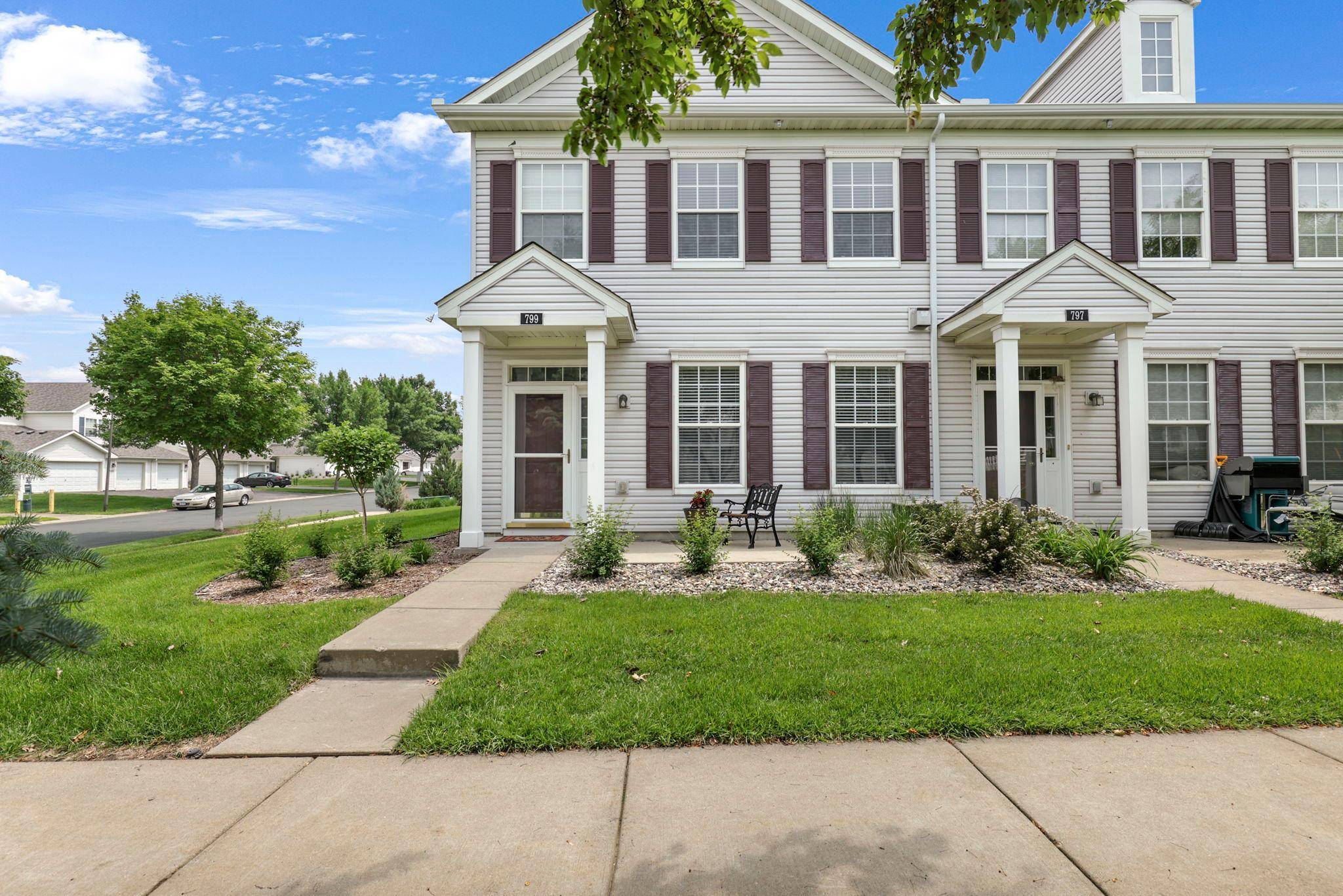 799 Cobblestone WAY,  Shakopee,  MN 55379