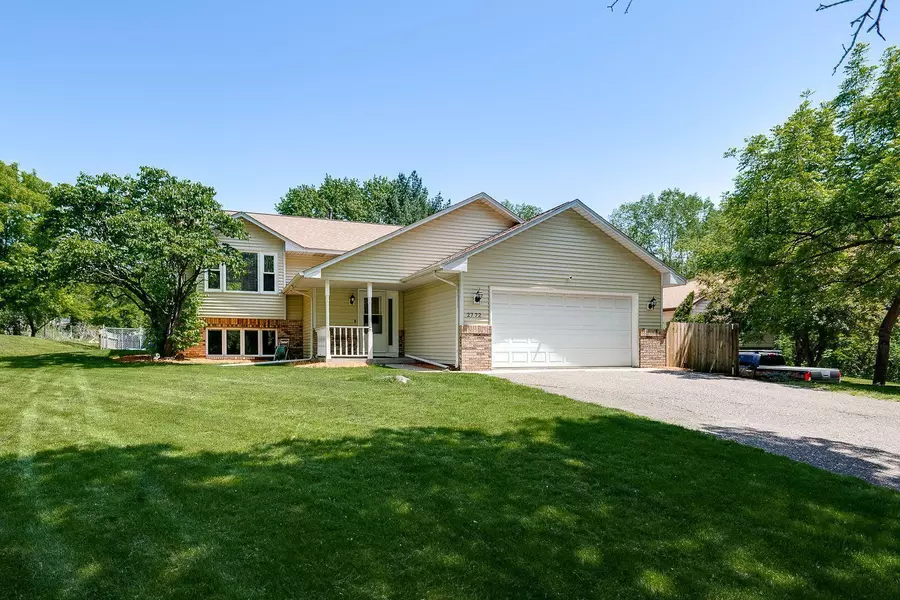 2772 Southlawn DR, Maplewood, MN 55109