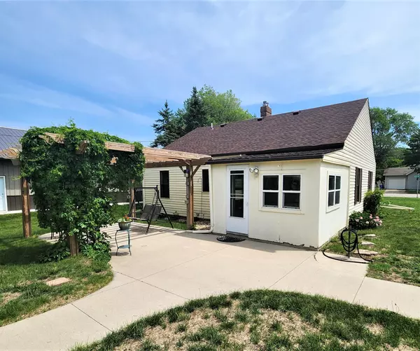 Pipestone, MN 56164,514 8th AVE SW