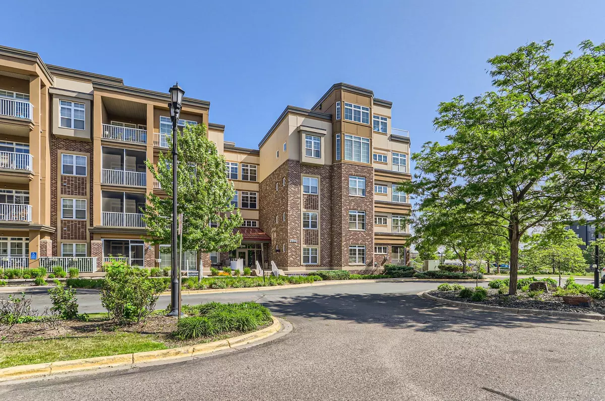 Saint Anthony, MN 55421,2550 38th AVE NE #109