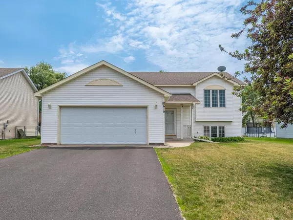 610 Washington CT, Shakopee, MN 55379