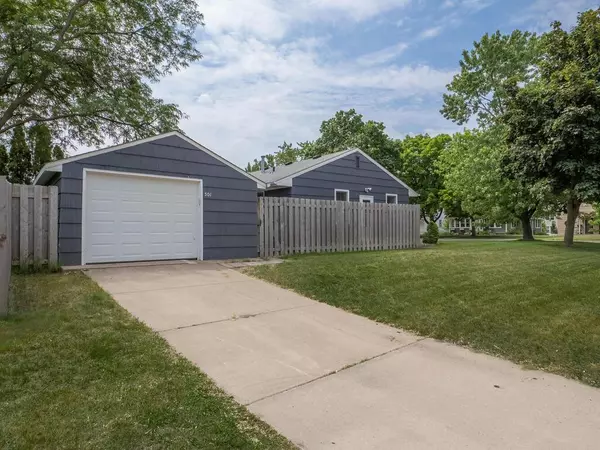 Hopkins, MN 55343,501 6th AVE S