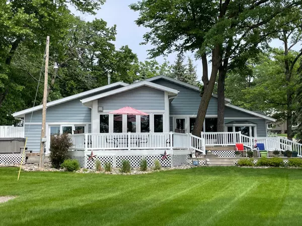 Detroit Lakes, MN 56501,806 Longview DR