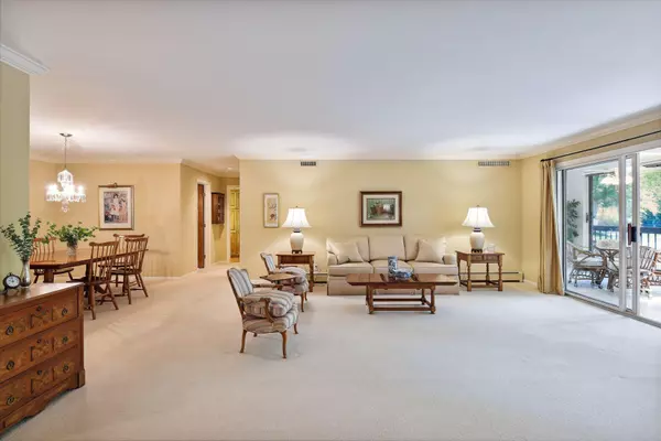 Edina, MN 55439,7250 Lewis Ridge Pkwy #105