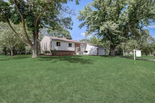 Rosemount, MN 55068,7011 164th ST W