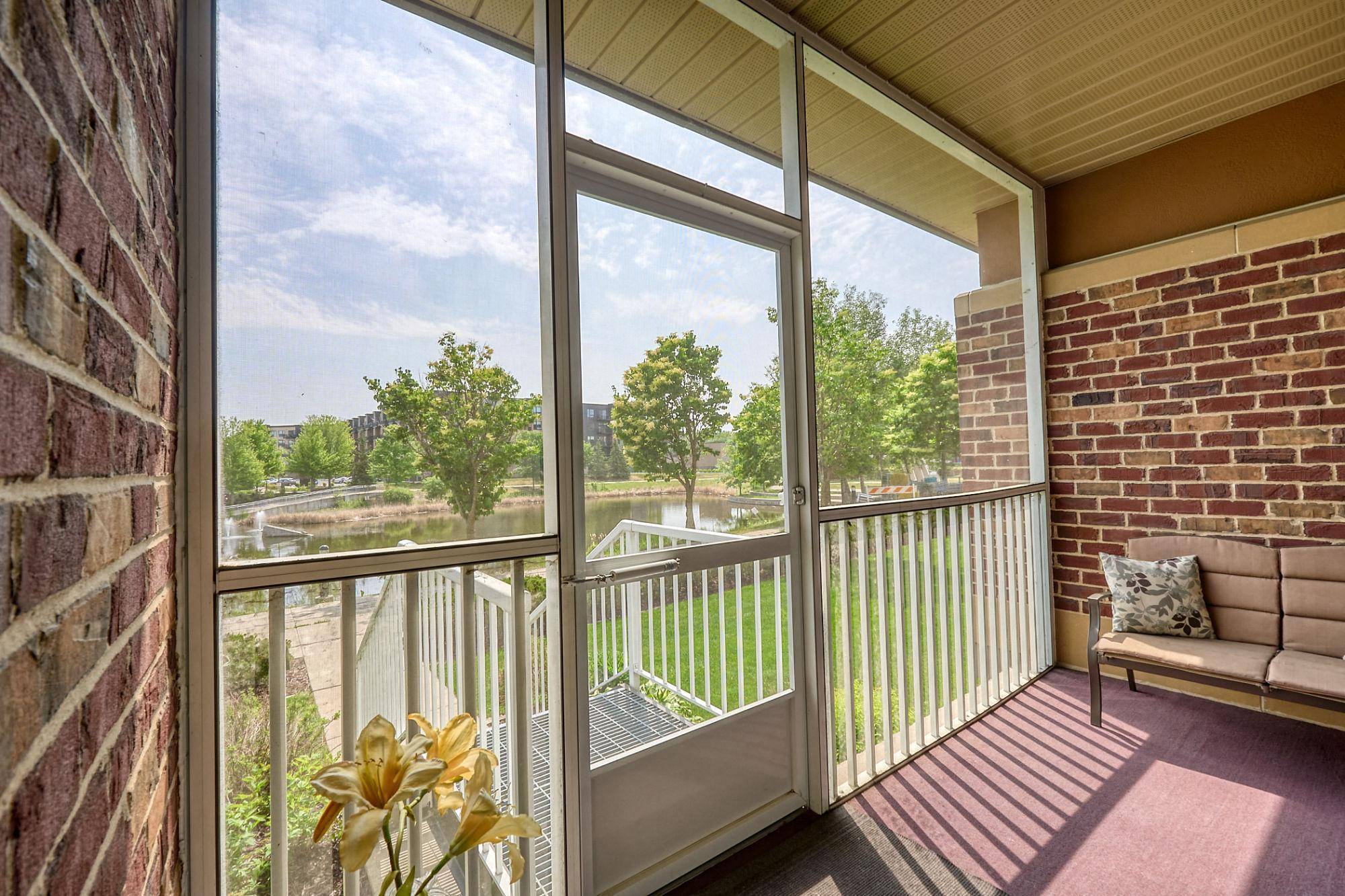 Saint Anthony, MN 55421,2407 39th AVE NE #112