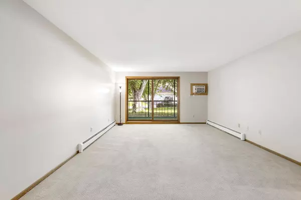 Edina, MN 55436,5725 Blake RD S #106