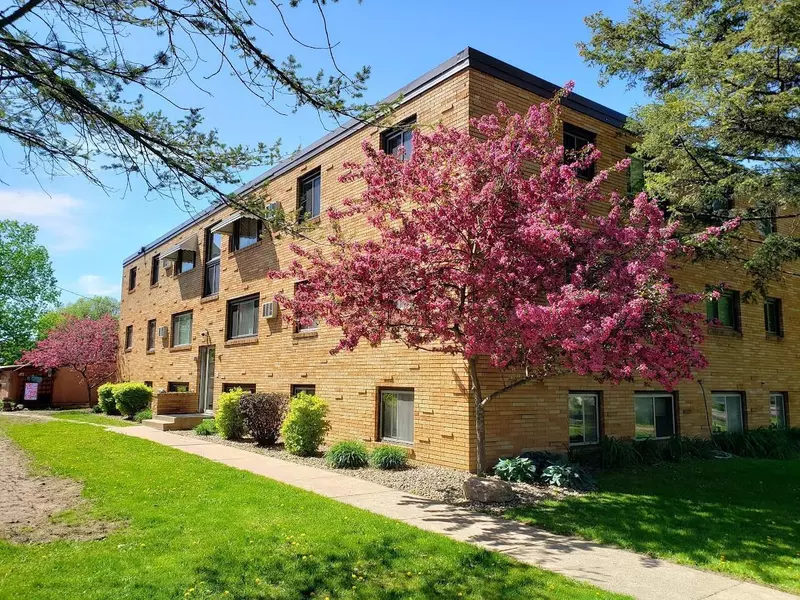 1391 & 1399 Hazelwood ST, Saint Paul, MN 55106