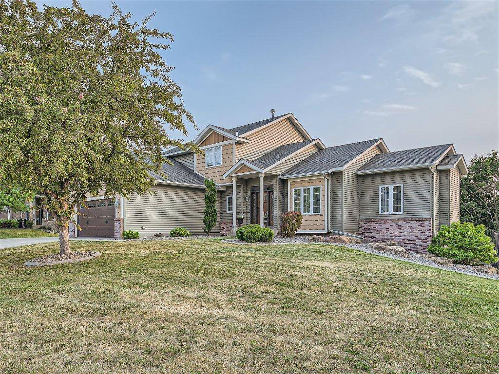 7117 Taylor DR, Savage, MN 55378