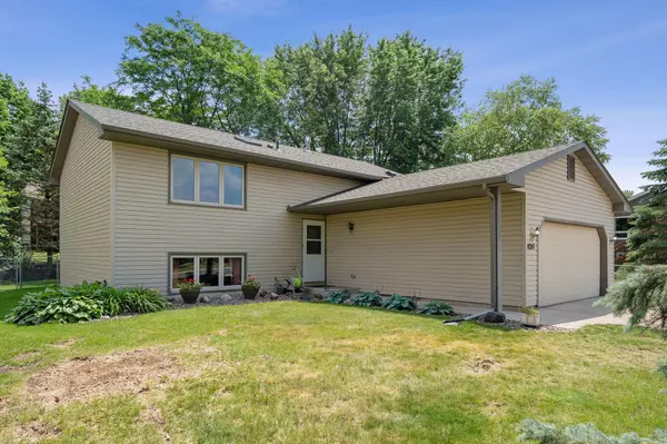 4316 Sun Cliff RD, Eagan, MN 55122