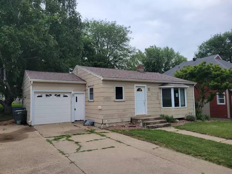 109 E Barck AVE, Luverne, MN 56156