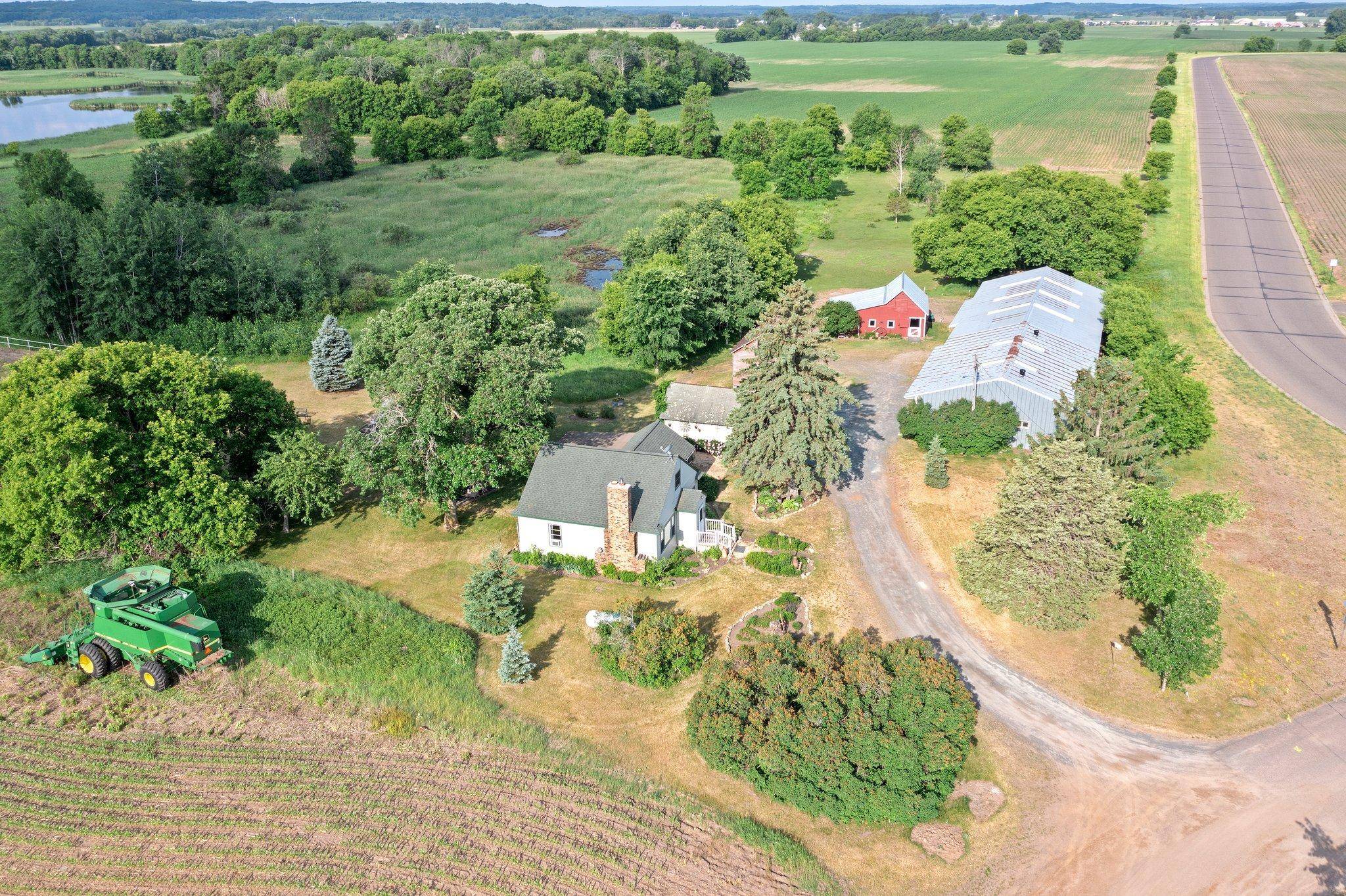 2500 65th AVE, Farmington Twp, WI 54020